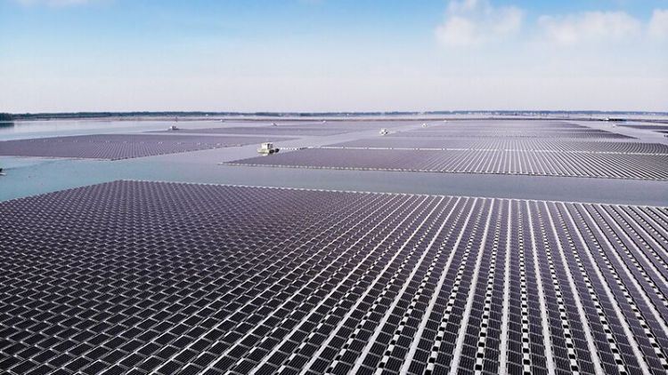 floating solar power farm